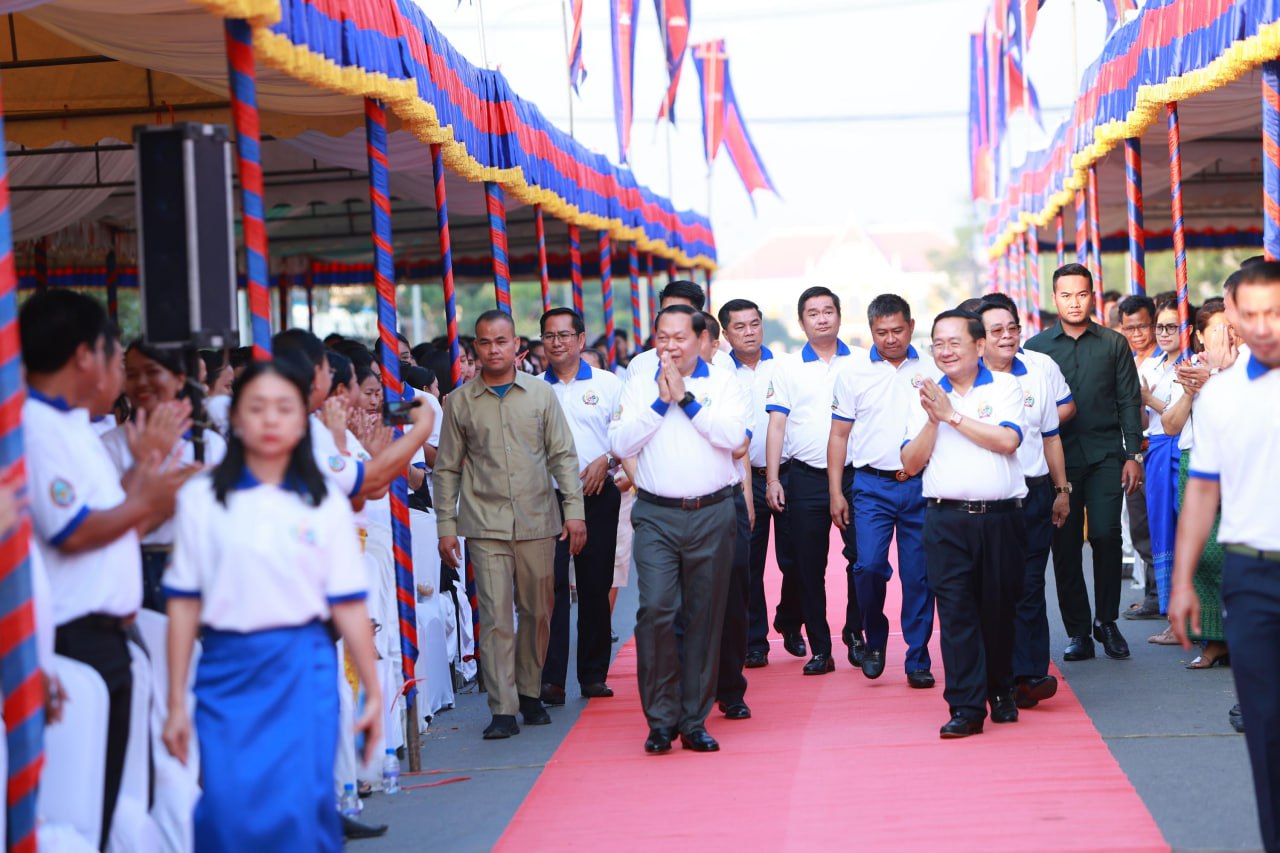 5E5C1CDF-B359-47C8-94CC-0ED8CBB4C35D