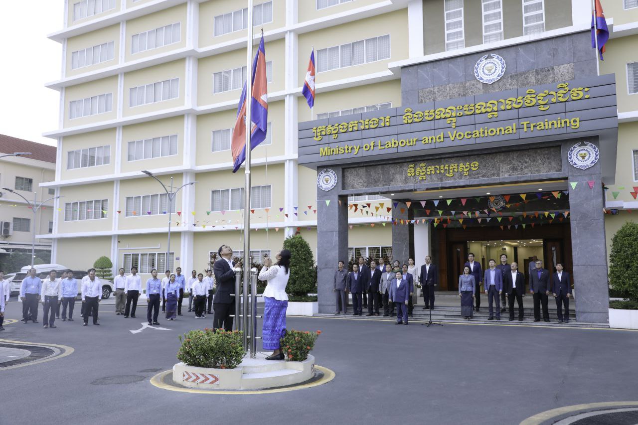 110AAEAF-19E4-4019-ABDC-35DE596FAD43