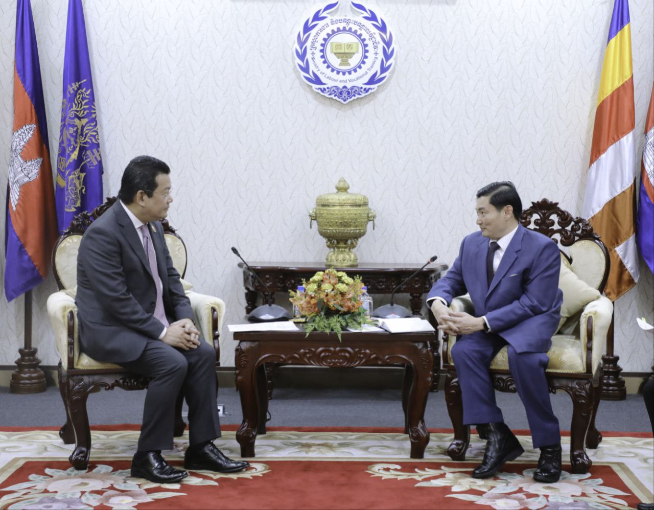 8AFB2528-A27F-4B92-8B71-7E8BF29773F9