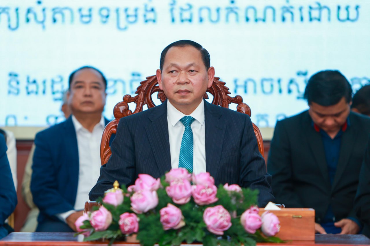 E0F87291-9A04-4F4B-ADE4-7A47AB05B062