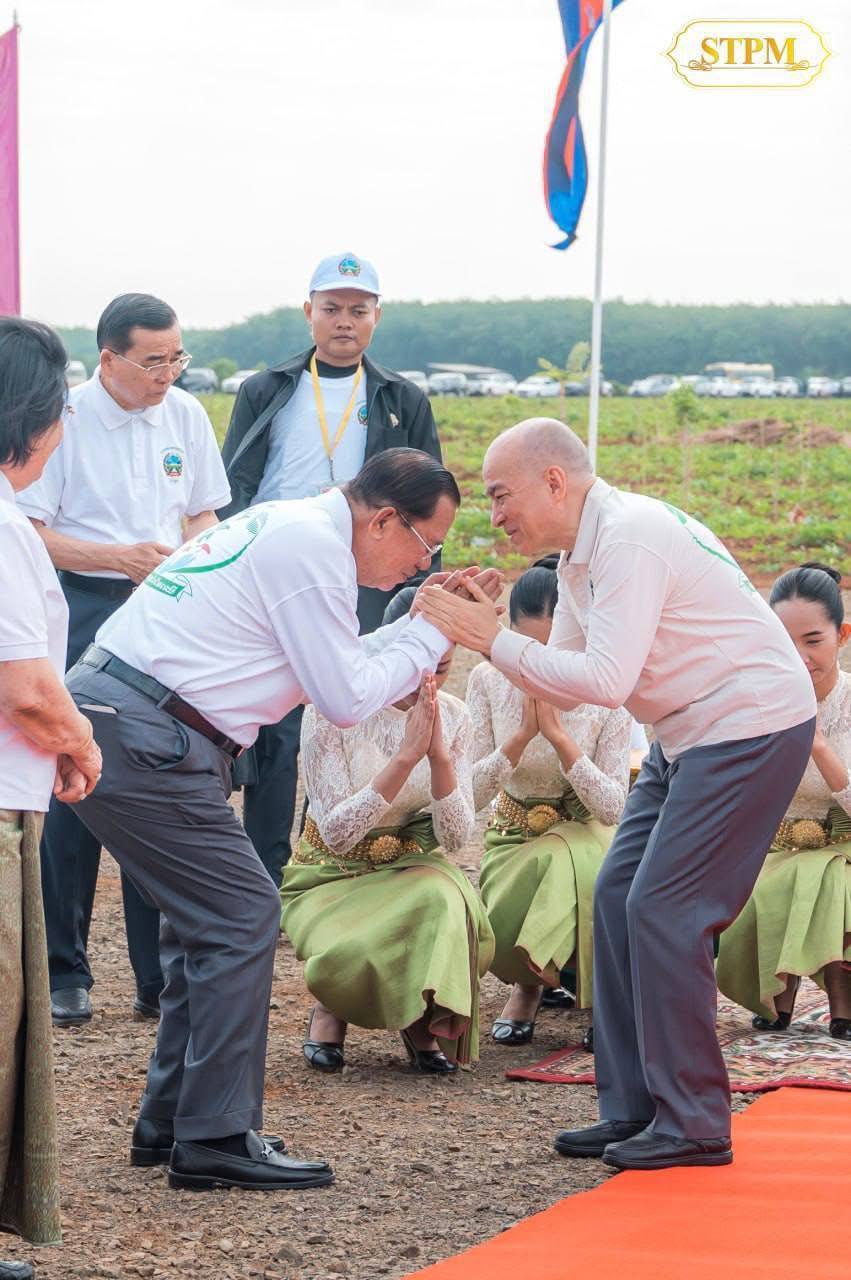 9E32FC13-B0D1-44D4-99D0-F3E92F63EAF6