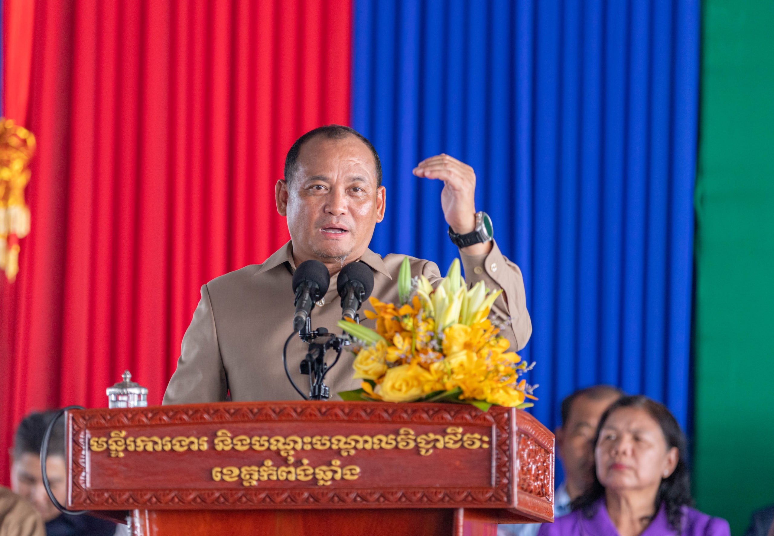 DBA6879E-E83D-4A51-8179-0E416F0625CA