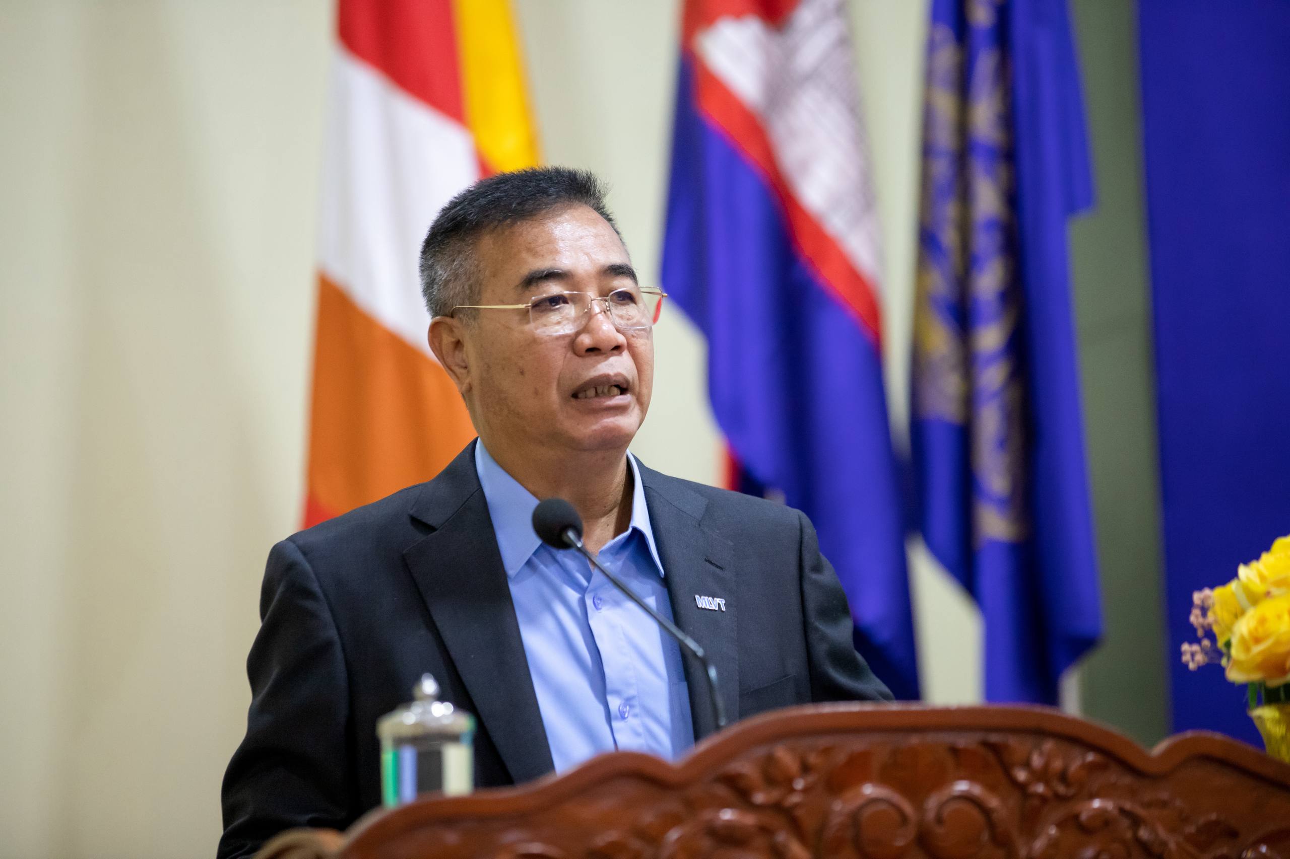 8ACAE41D-70D2-4211-9FF5-5111354A3D96